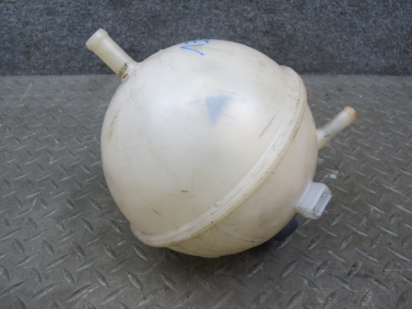 99-03 VW Eurovan T4 Engine Coolant Expansion Overflow Reservoir Tank OEM
