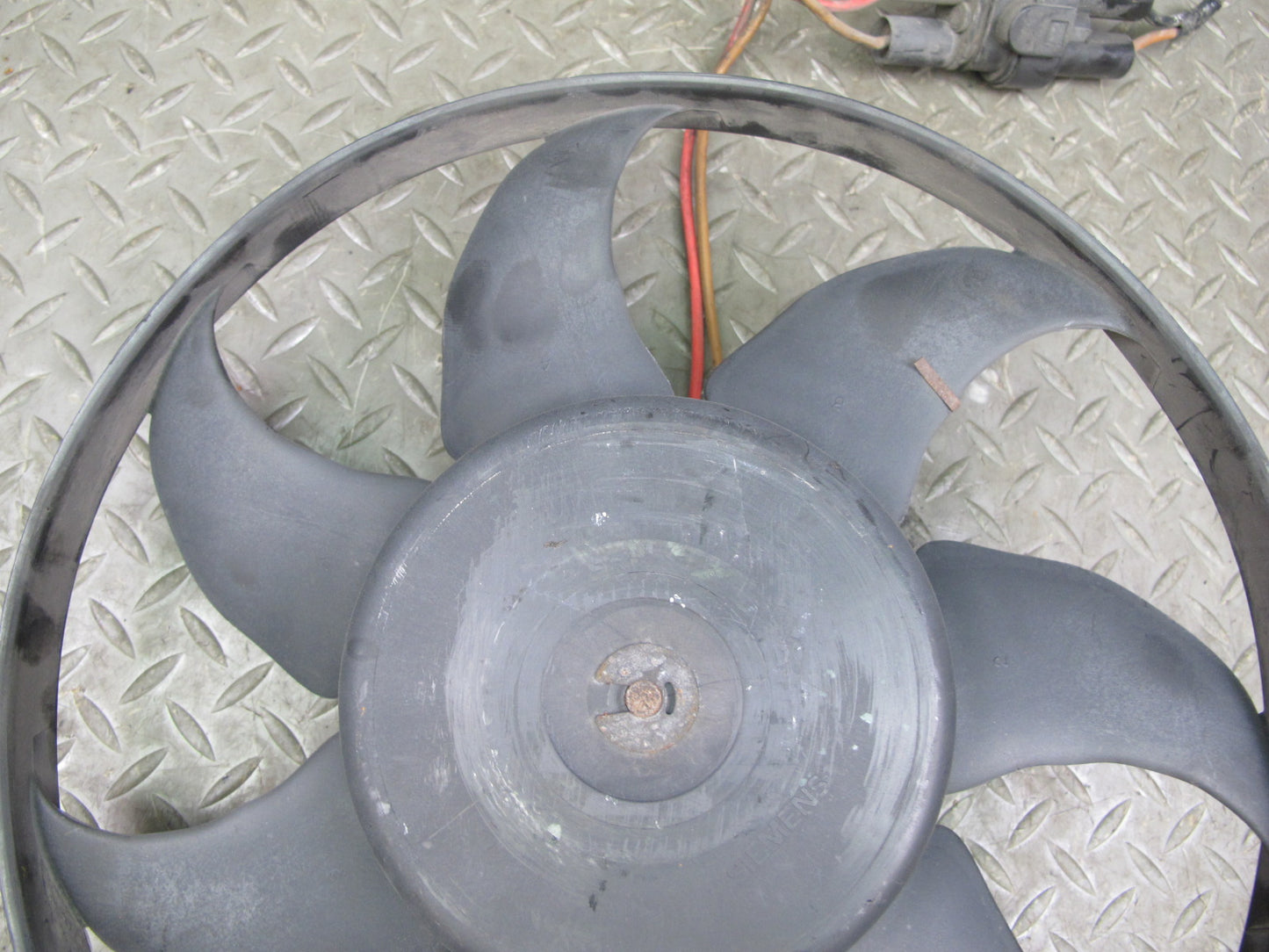 99-03 VW Eurovan T4 2.8L Engine Cooling Fan Motor w Blade 7D0959455K OEM