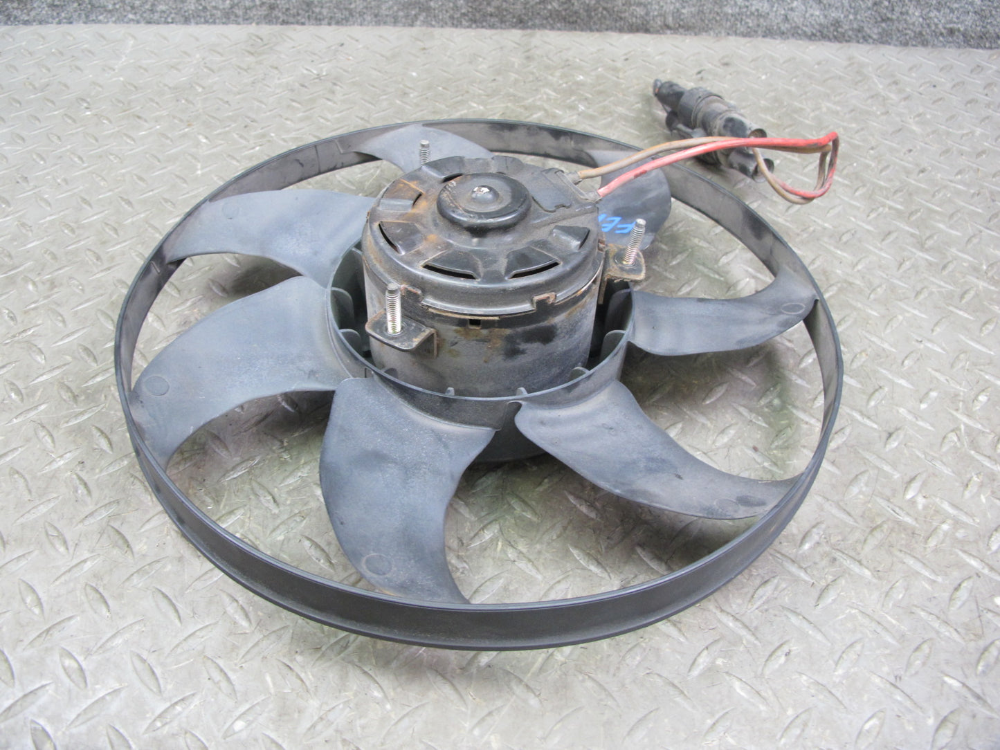 99-03 VW Eurovan T4 2.8L Engine Cooling Fan Motor w Blade 7D0959455K OEM