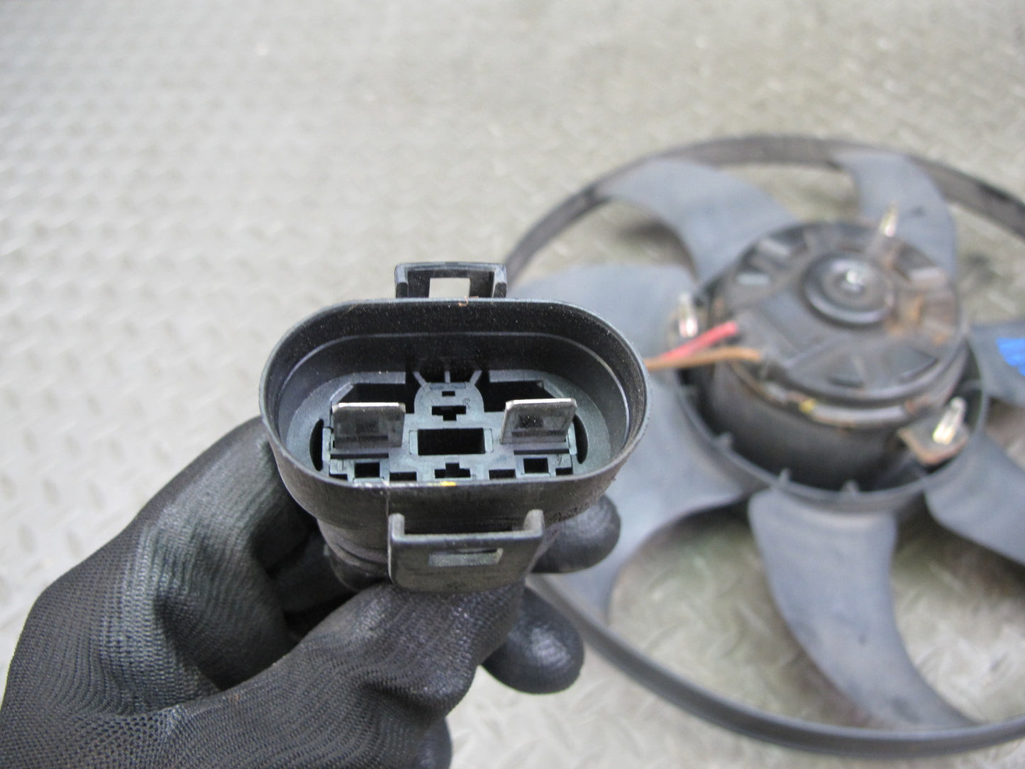 99-03 VW Eurovan T4 2.8L Engine Cooling Fan Motor w Blade 7D0959455K OEM