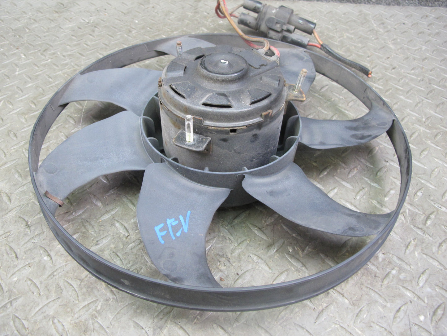 99-03 VW Eurovan T4 2.8L Engine Cooling Fan Motor w Blade 7D0959455K OEM