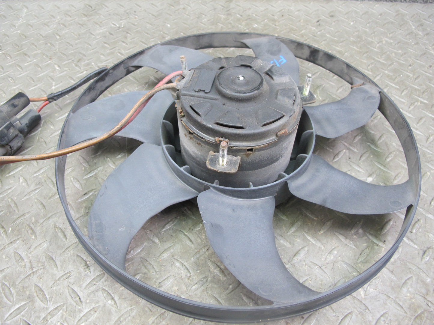 99-03 VW Eurovan T4 2.8L Engine Cooling Fan Motor w Blade 7D0959455K OEM