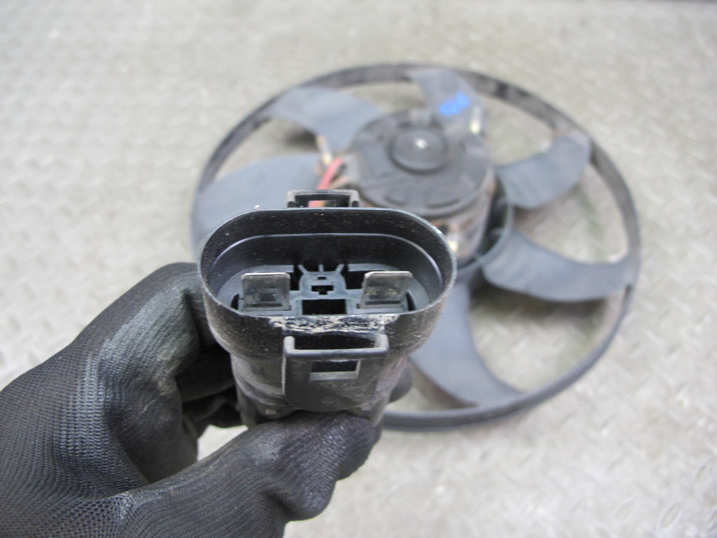 99-03 VW Eurovan T4 2.8L Engine Cooling Fan Motor w Blade 7D0959455K OEM