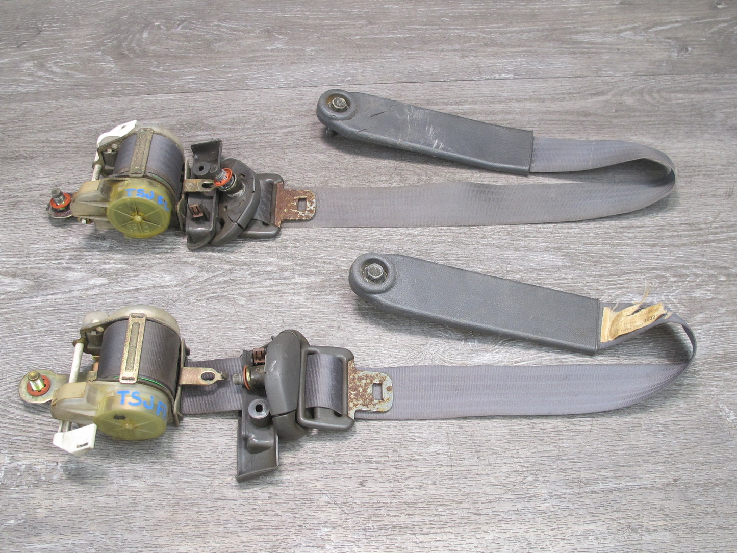 89-92 TOYOTA SUPRA MK3 FRONT LEFT & RIGHT SIDE SEATBELT RETRACTOR SET OEM