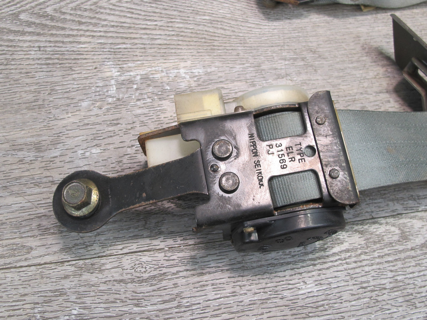 89-92 TOYOTA SUPRA MK3 REAR LEFT & RIGHT SIDE SEATBELT RETRACTOR SET OEM