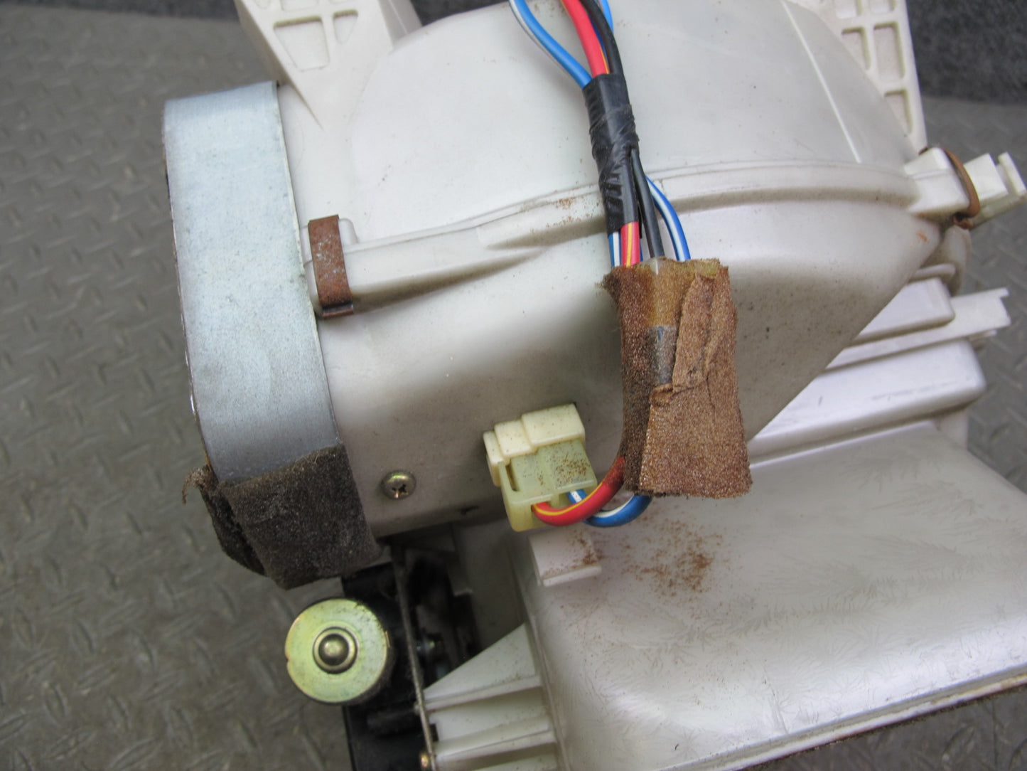 88-89 Mazda RX7 FC3S M/T A/C Heater Blower Motor Fan Box Assy FB0561140A OEM