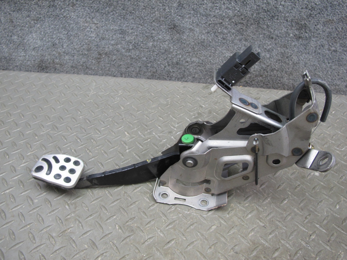 04-11 Mazda RX8 Manual Transmission Acclerator Brake Clutch Dead Pedal Set OEM