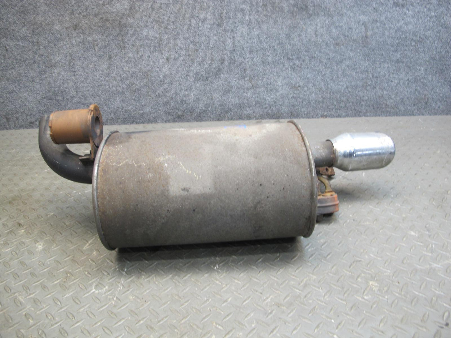 04-05 Ford Thunderbird Rear Left Exhaust Muffler w Chrome Tip J0016880-L OEM