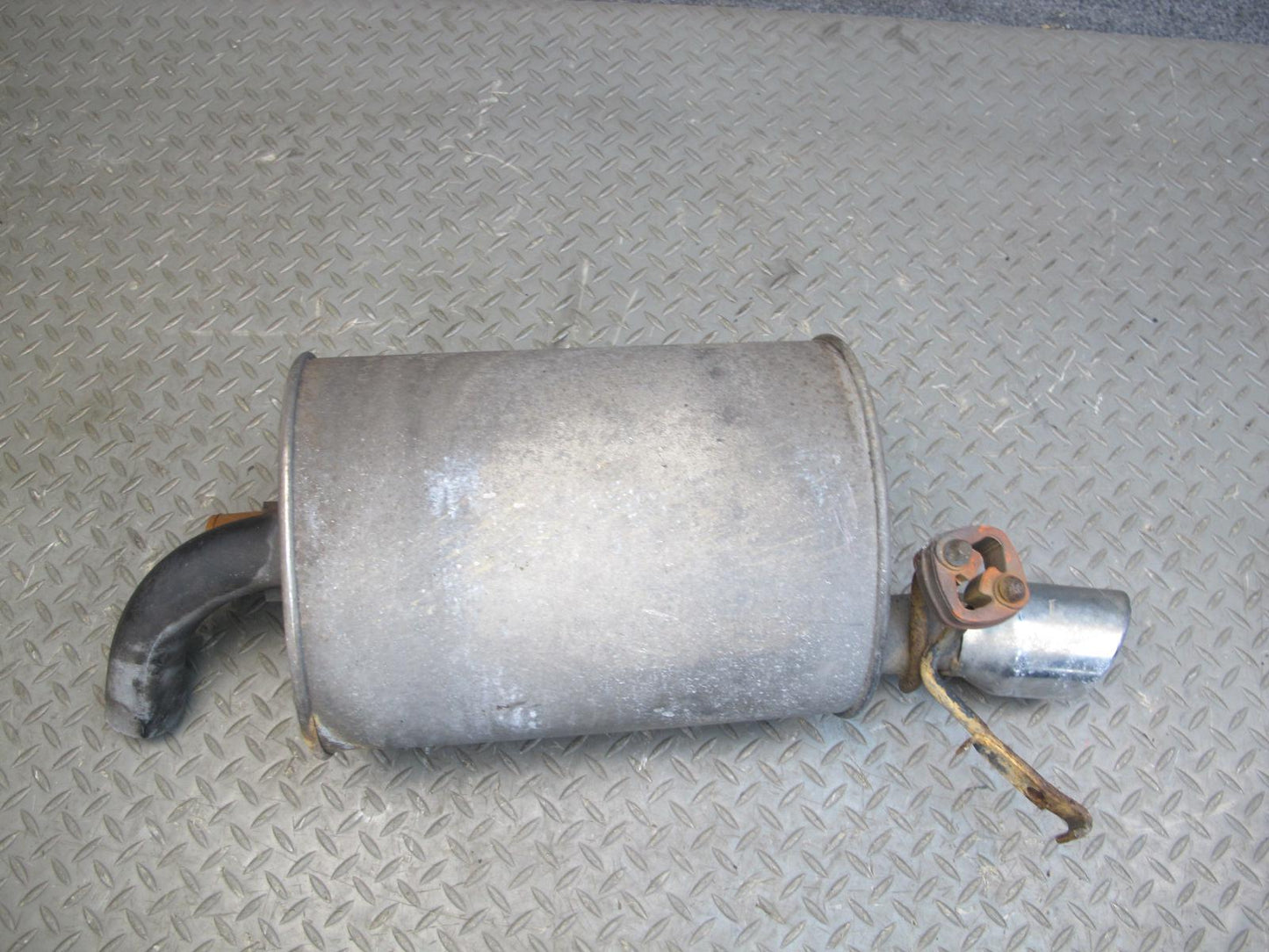 04-05 Ford Thunderbird Rear Left Exhaust Muffler w Chrome Tip J0016880-L OEM