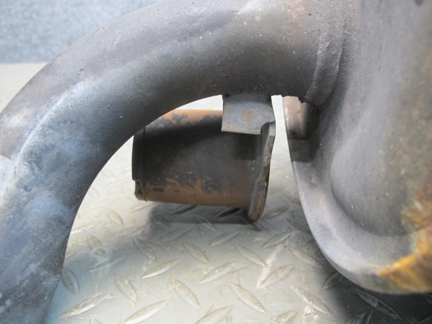 04-05 Ford Thunderbird Rear Left Exhaust Muffler w Chrome Tip J0016880-L OEM