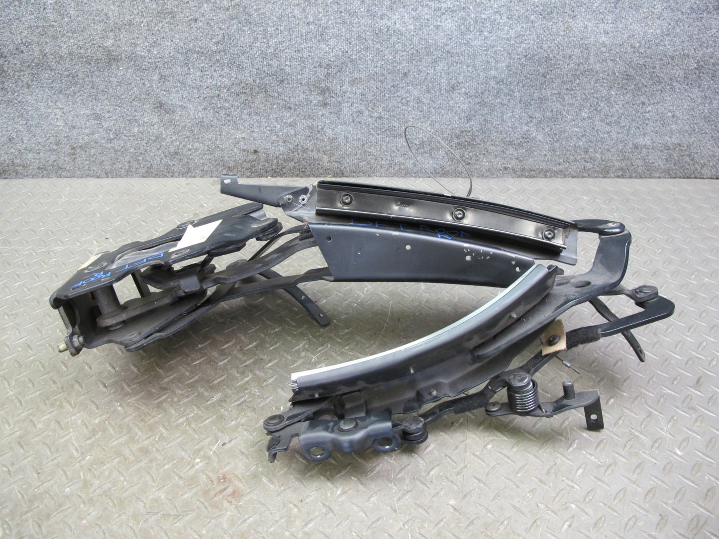 02-05 Ford Thunderbird Convertible Soft TOP Right Passenger Side Rail OEM