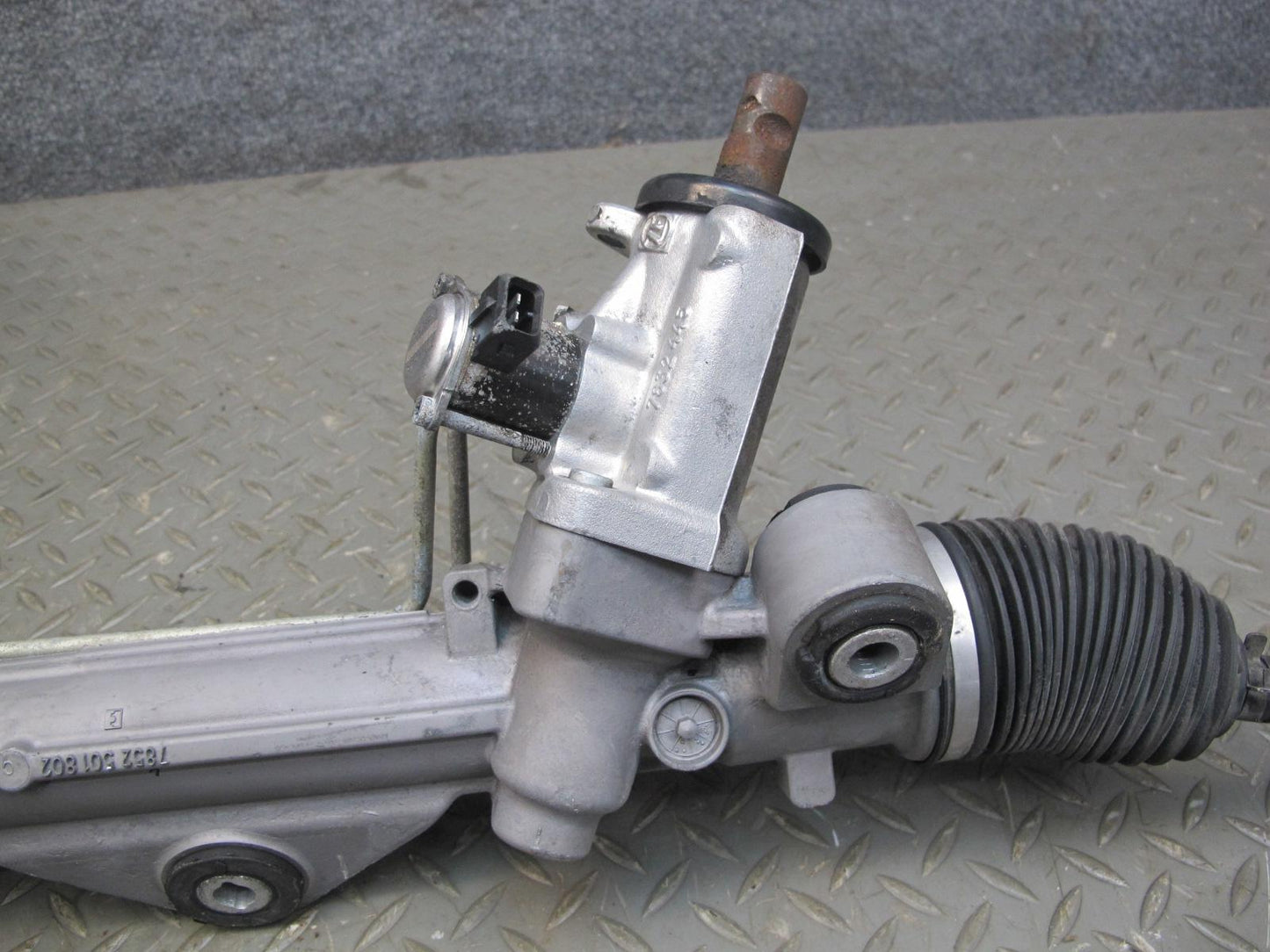 03-05 Ford Thunderbird Power Steering Rack & Pinion 7852501802 OEM