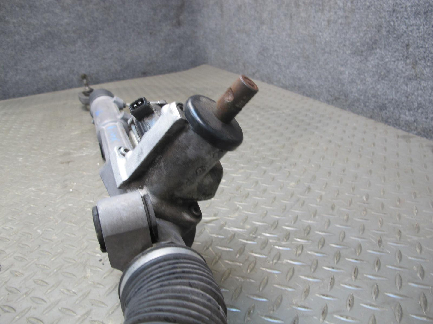 03-05 Ford Thunderbird Power Steering Rack & Pinion 7852501802 OEM