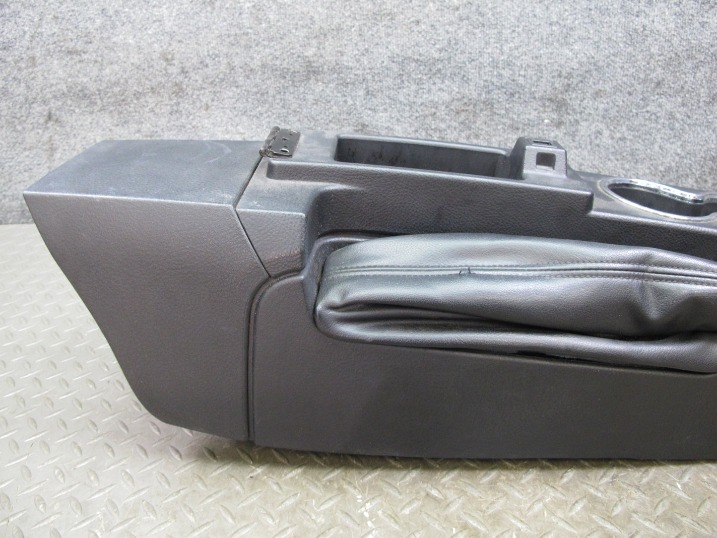 04-05 Ford Thunderbird Center Console CUP Holder Trim Cover Panel Black OEM