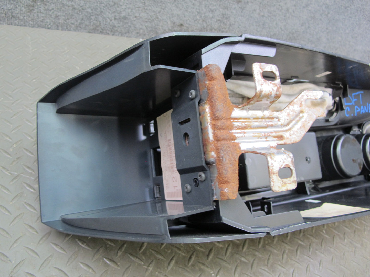 04-05 Ford Thunderbird Center Console CUP Holder Trim Cover Panel Black OEM