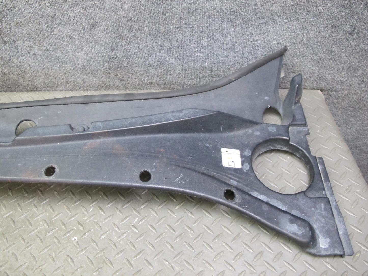 02-05 Ford Thunderbird Front Windshield Wiper Cowl Trim Cover Panel OEM
