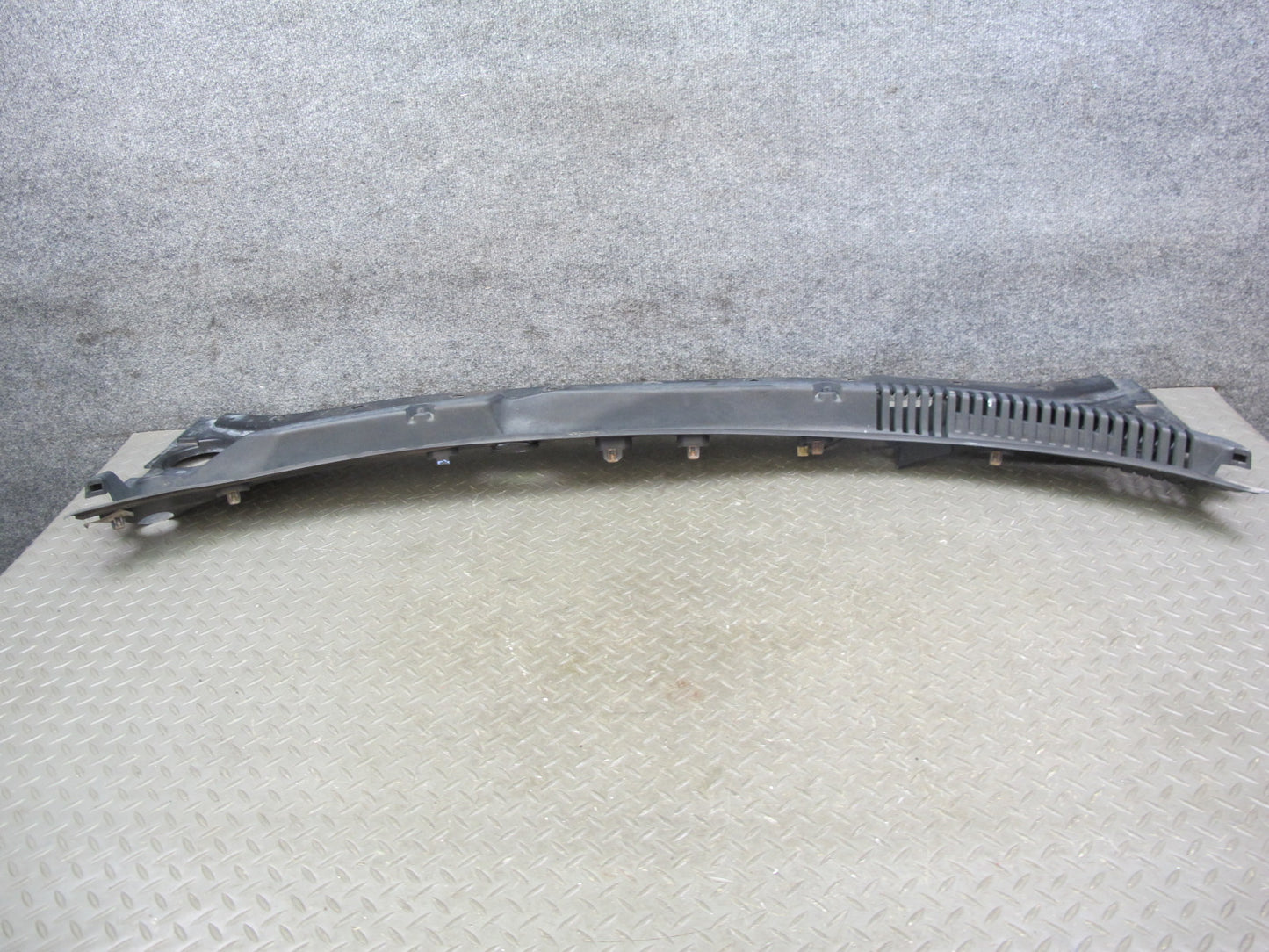 02-05 Ford Thunderbird Front Windshield Wiper Cowl Trim Cover Panel OEM