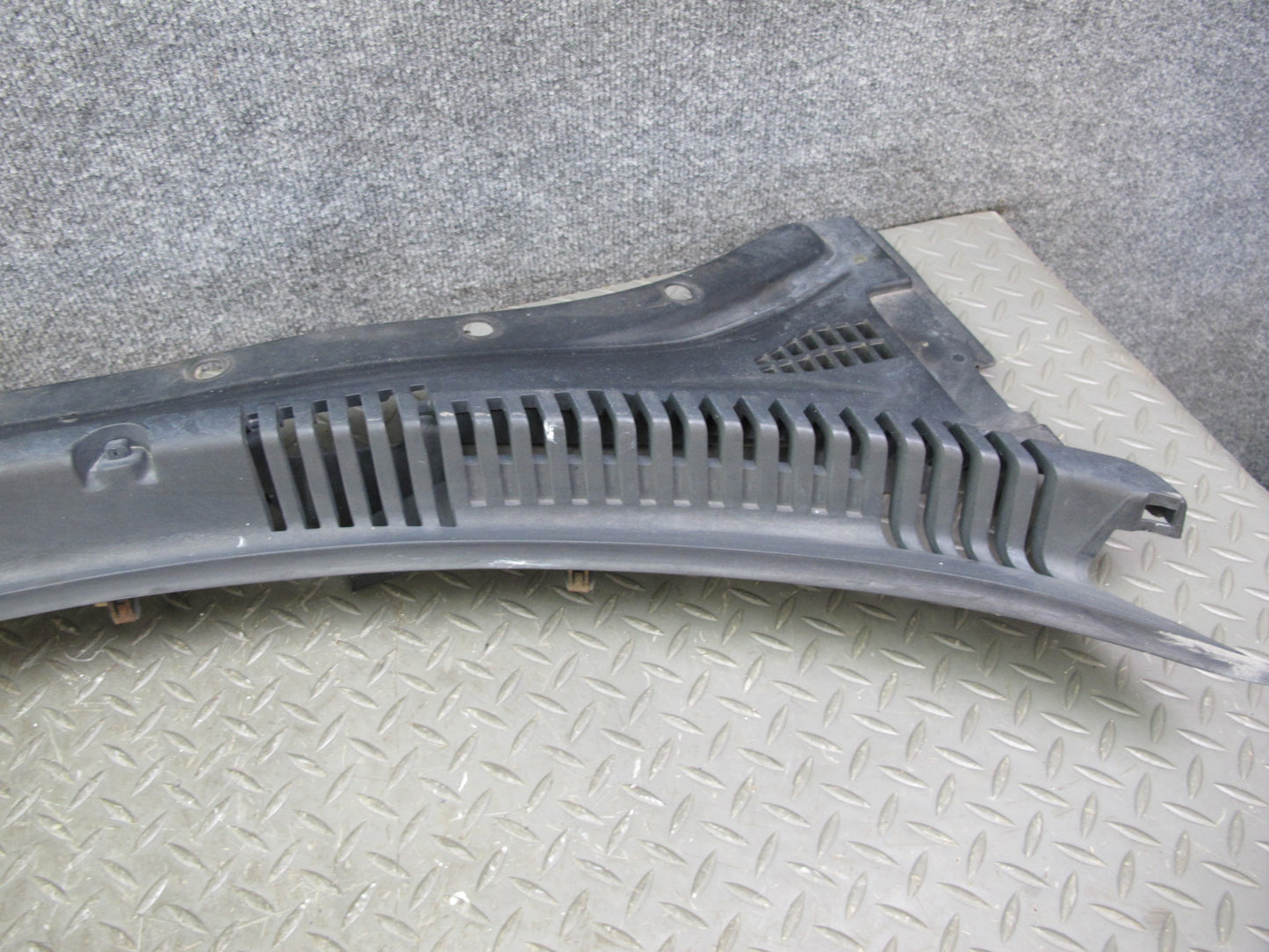 02-05 Ford Thunderbird Front Windshield Wiper Cowl Trim Cover Panel OEM