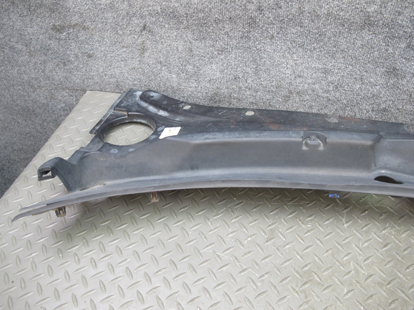 02-05 Ford Thunderbird Front Windshield Wiper Cowl Trim Cover Panel OEM