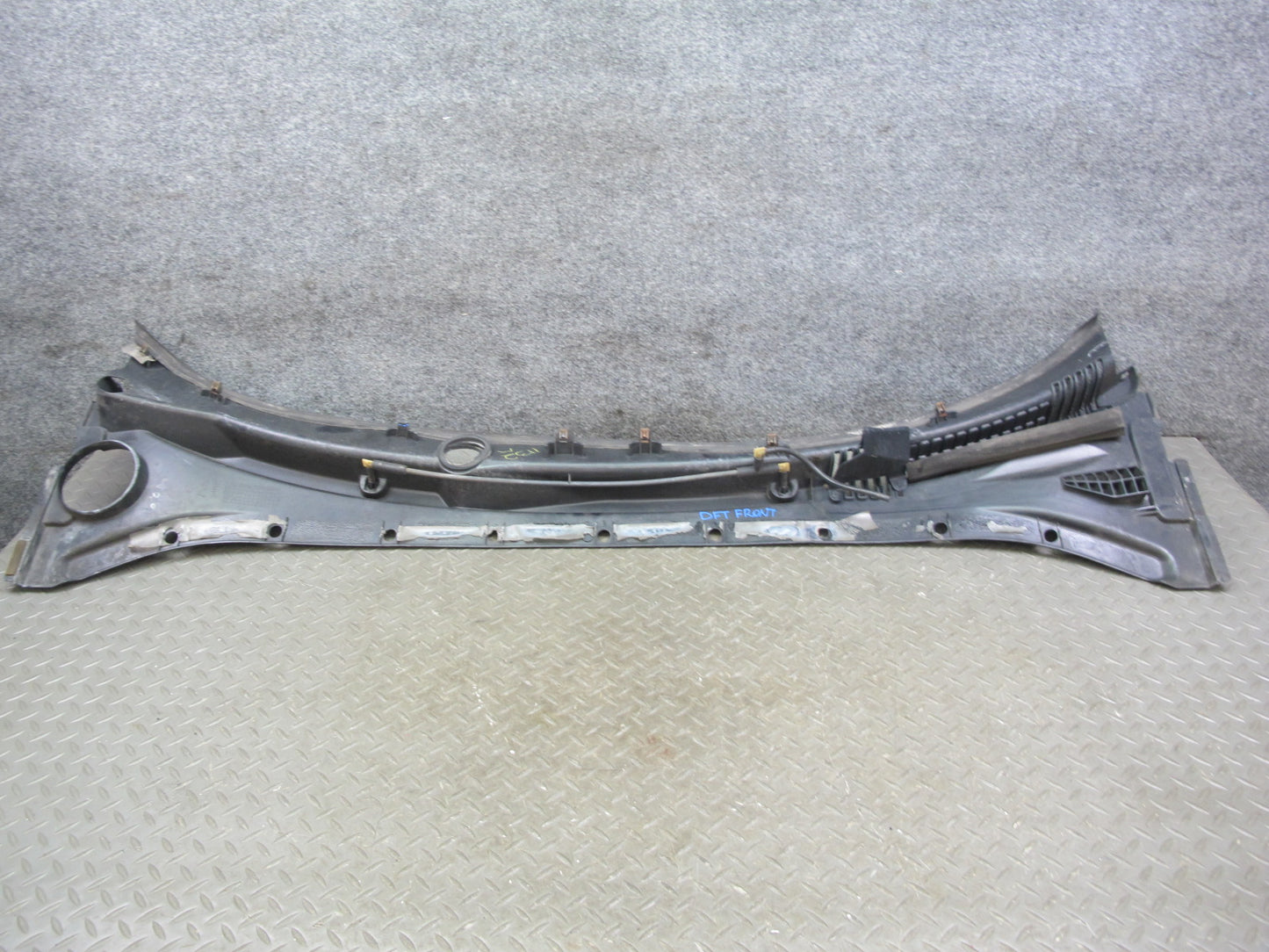 02-05 Ford Thunderbird Front Windshield Wiper Cowl Trim Cover Panel OEM