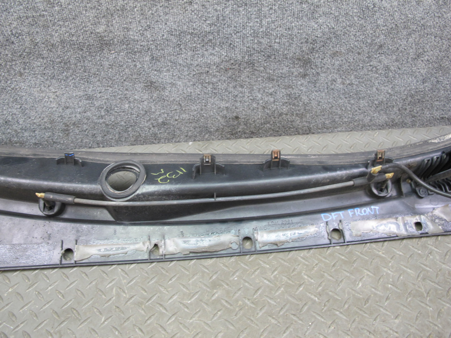 02-05 Ford Thunderbird Front Windshield Wiper Cowl Trim Cover Panel OEM