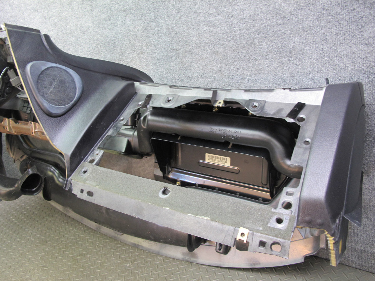 03-05 Ford Thunderbird Dashboard Dash Instrument Trim Panel Cover Black OEM