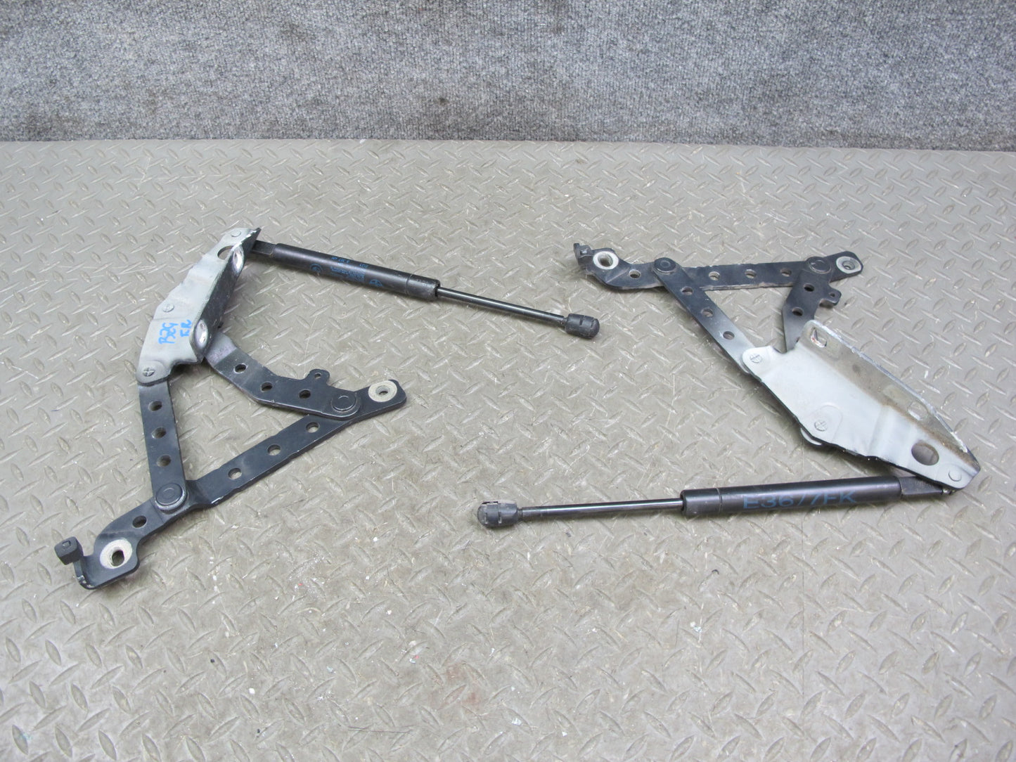 96-02 BMW E36/7 Z3 Set of 2 Front Left & Right Hood Bonnet Hinge Black OEM