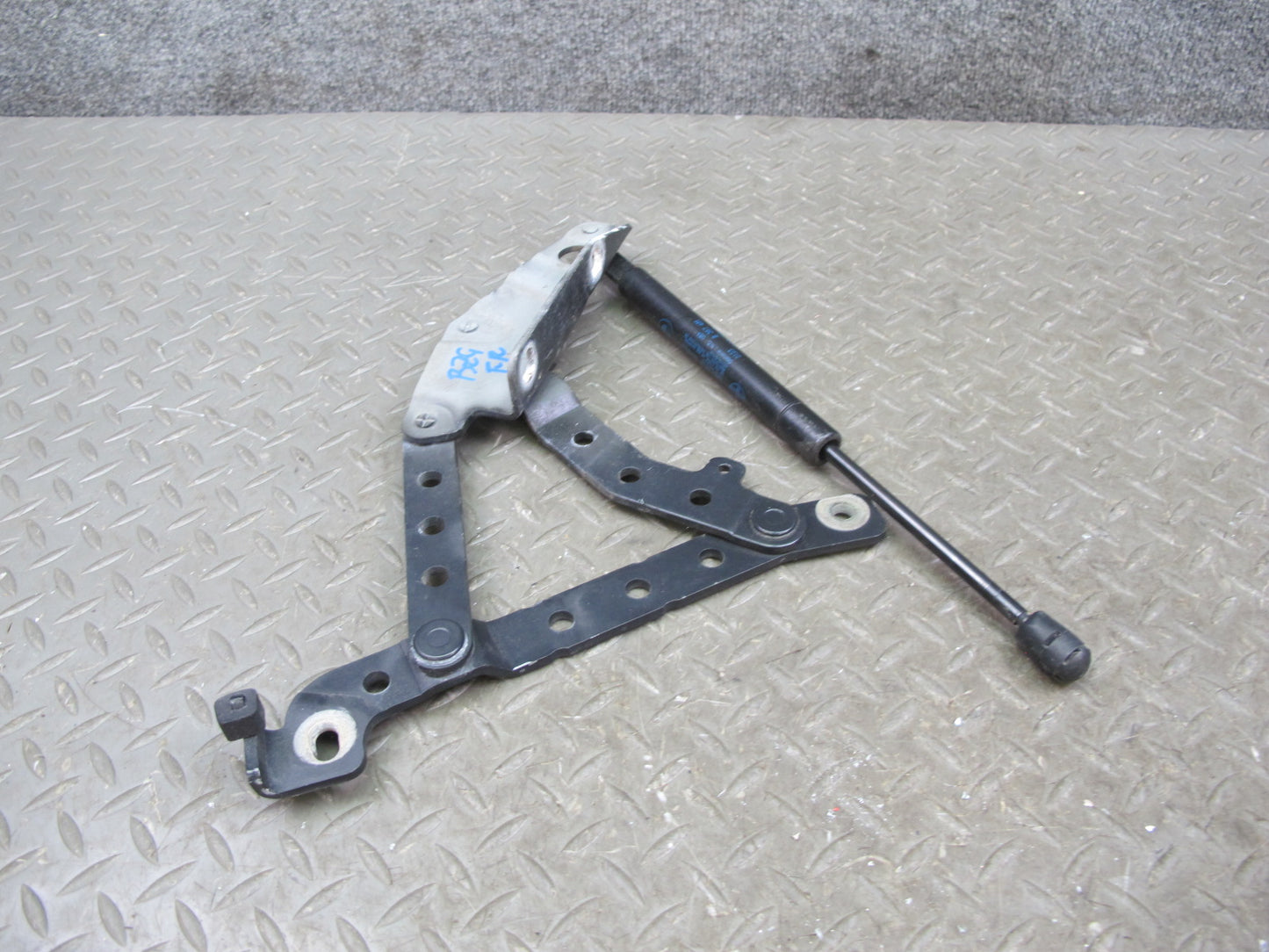 96-02 BMW E36/7 Z3 Set of 2 Front Left & Right Hood Bonnet Hinge Black OEM