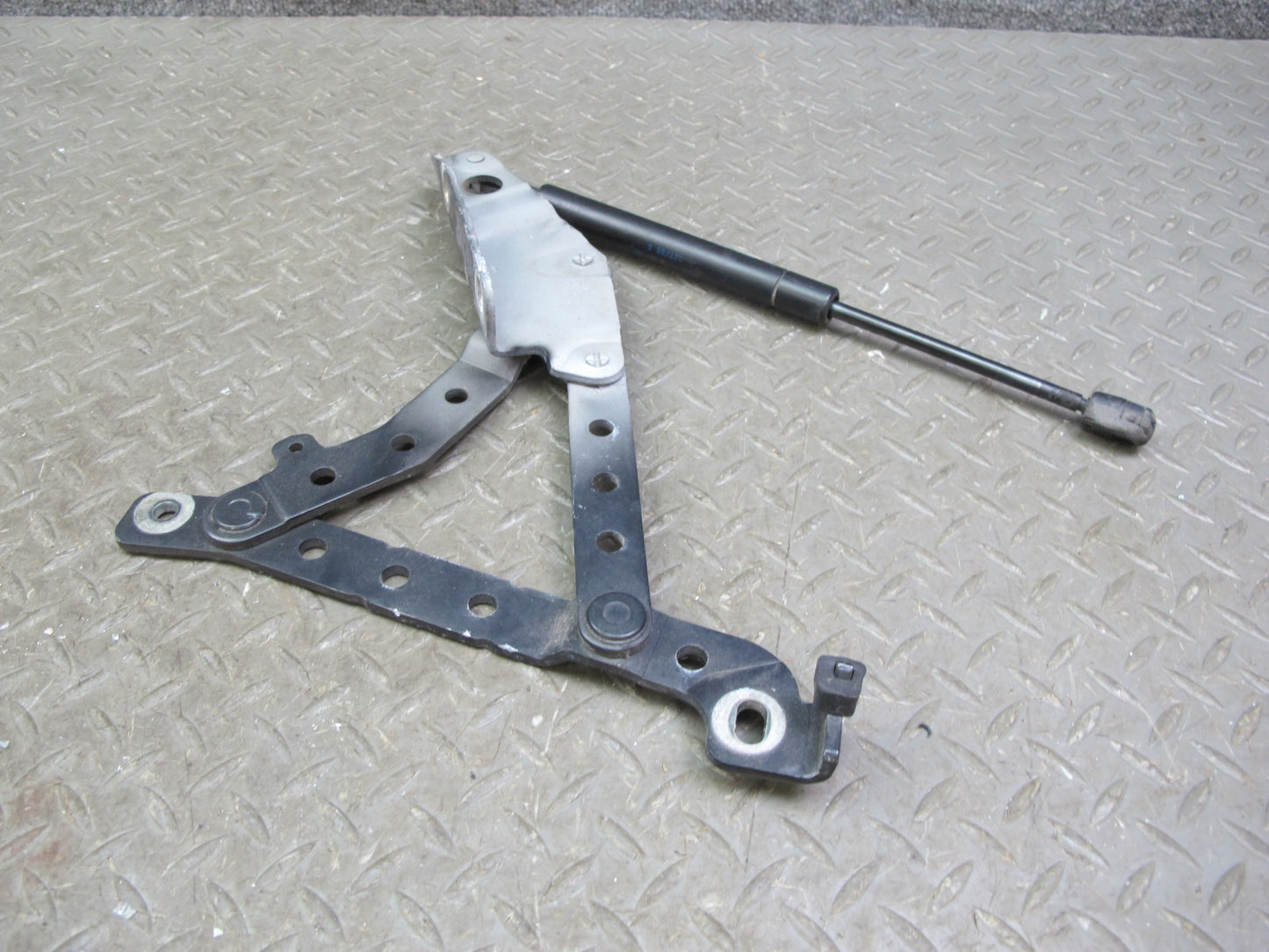 96-02 BMW E36/7 Z3 Set of 2 Front Left & Right Hood Bonnet Hinge Black OEM