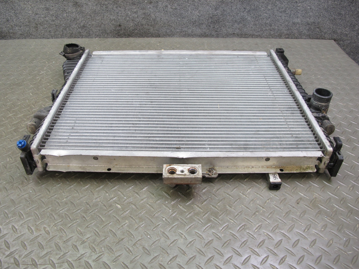 97-98 BMW E36/7 Z3 M52 Engine Cooling Radiator w A/T Transmission Oil Cooler OEM
