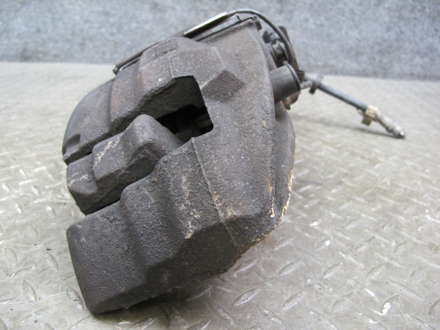 01-03 VW Eurovan T4 2.8L FWD Set of 2 Front Left & Right Brake Caliper OEM