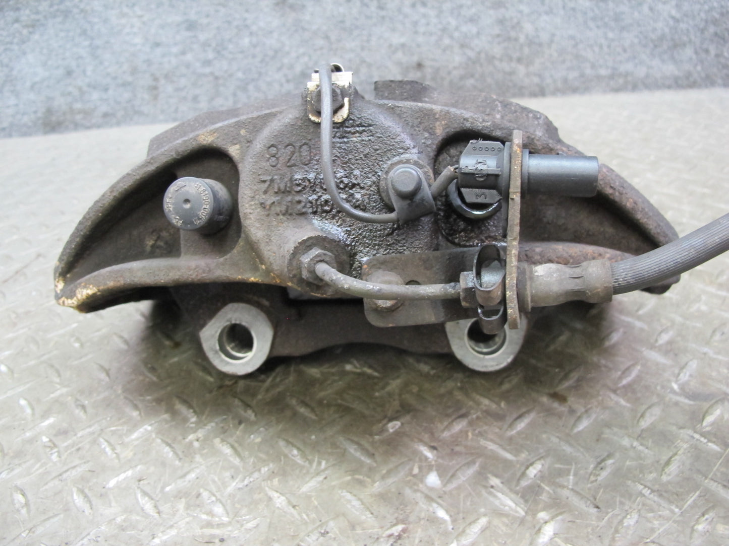 01-03 VW Eurovan T4 2.8L FWD Set of 2 Front Left & Right Brake Caliper OEM