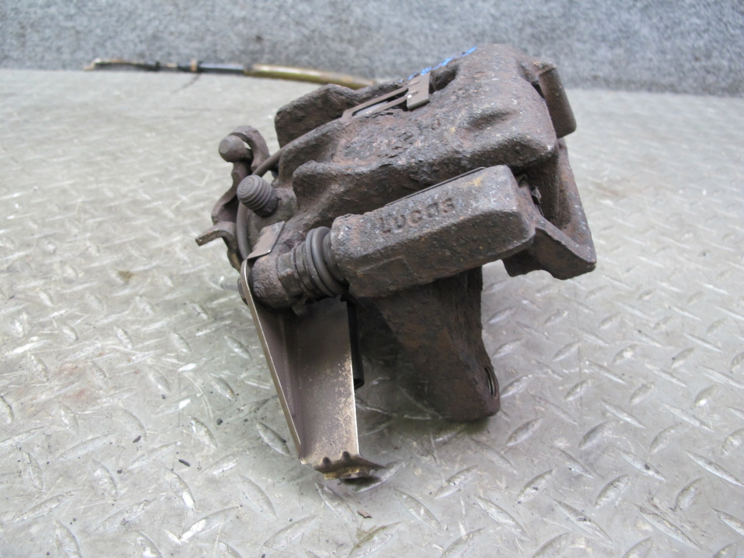 01-03 VW Eurovan T4 2.8L FWD Set of 2 Rear Left & Right Brake Caliper OEM