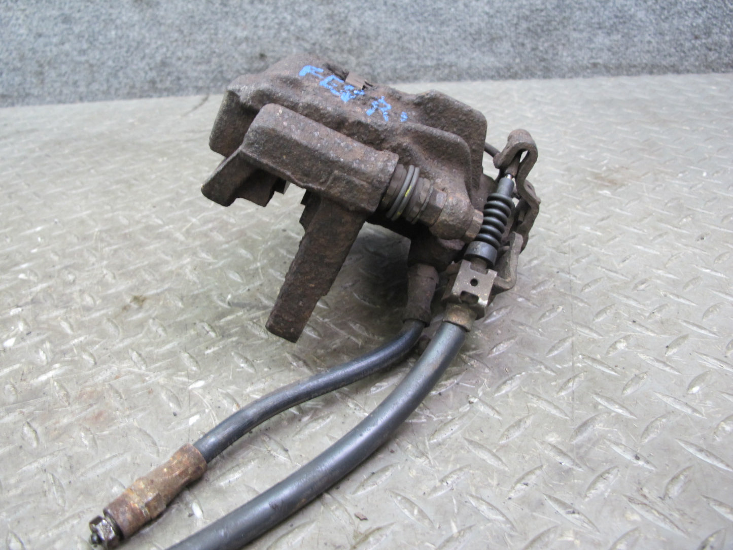 01-03 VW Eurovan T4 2.8L FWD Set of 2 Rear Left & Right Brake Caliper OEM