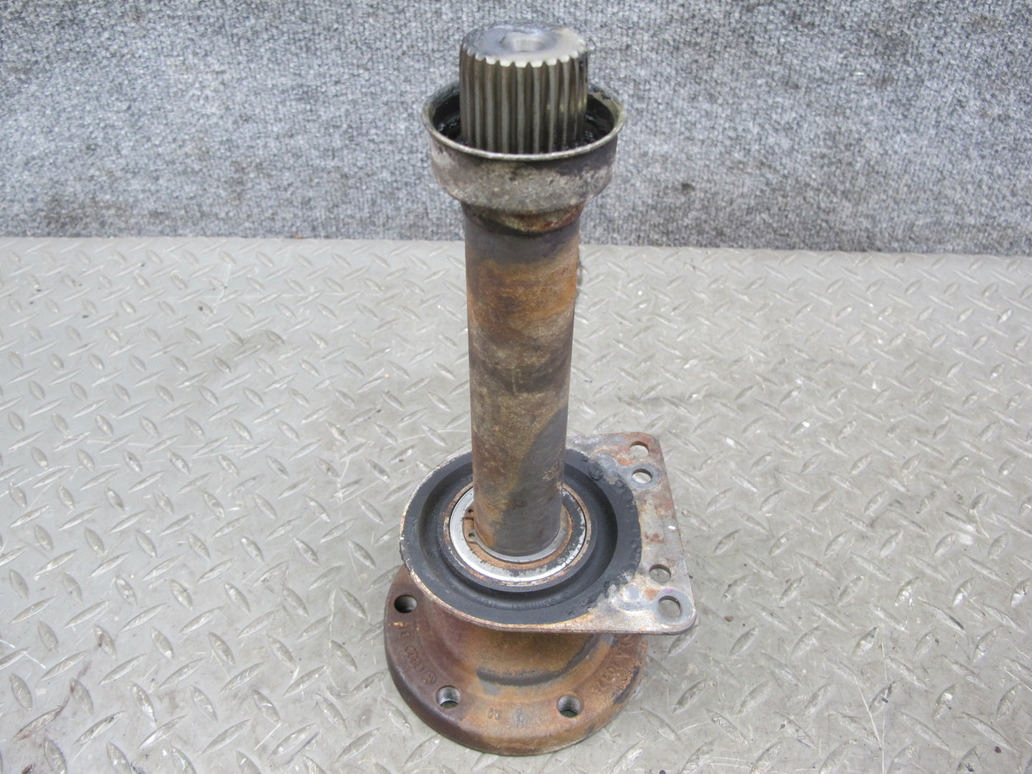 99-03 VW Eurovan T4 2.8L Transmission Right Flange Shaft 01P409356A OEM
