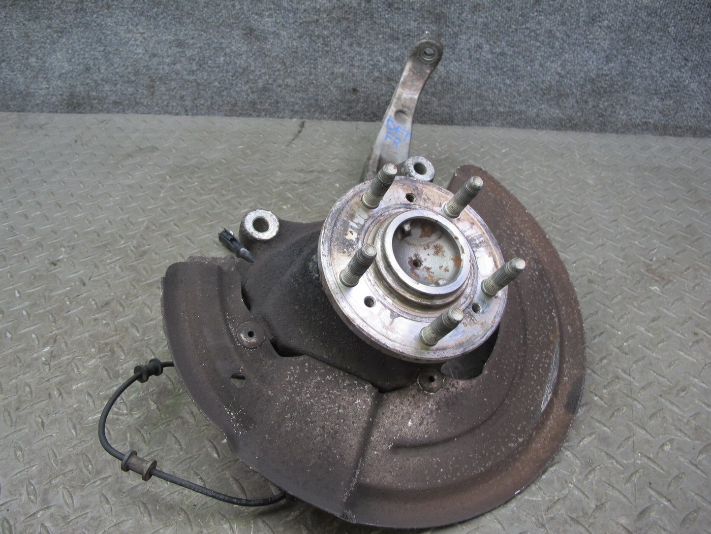 02-05 Ford Thunderbird Front Right Spindle Knuckle Wheel Hub Bearing OEM