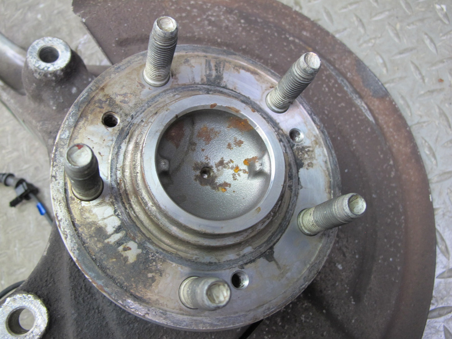 02-05 Ford Thunderbird Front Right Spindle Knuckle Wheel Hub Bearing OEM