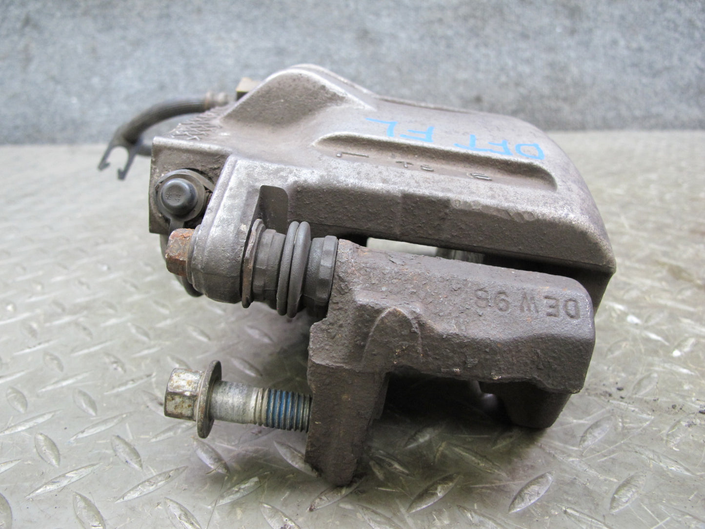 02-05 Ford Thunderbird Set of 2 Front Left & Right Brake Caliper OEM