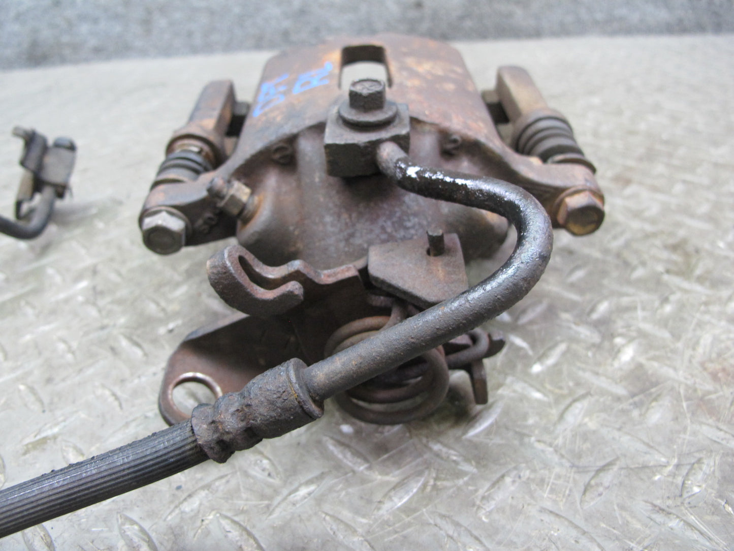 02-05 Ford Thunderbird Set of 2 Rear Left & Right Brake Caliper OEM