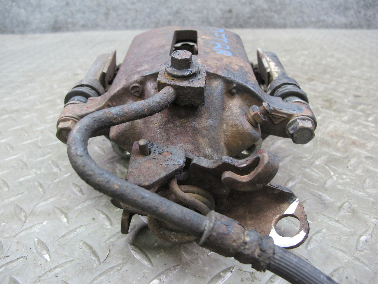 02-05 Ford Thunderbird Set of 2 Rear Left & Right Brake Caliper OEM