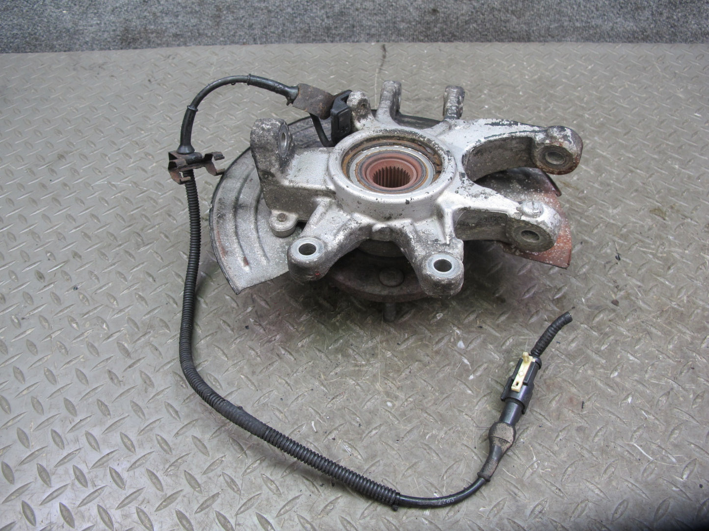 02-05 Ford Thunderbird Rear Right Spindle Knuckle Wheel Hub Bearing OEM