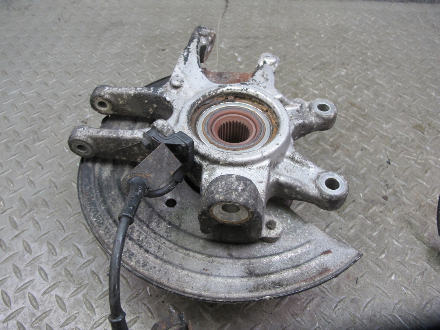 02-05 Ford Thunderbird Rear Right Spindle Knuckle Wheel Hub Bearing OEM