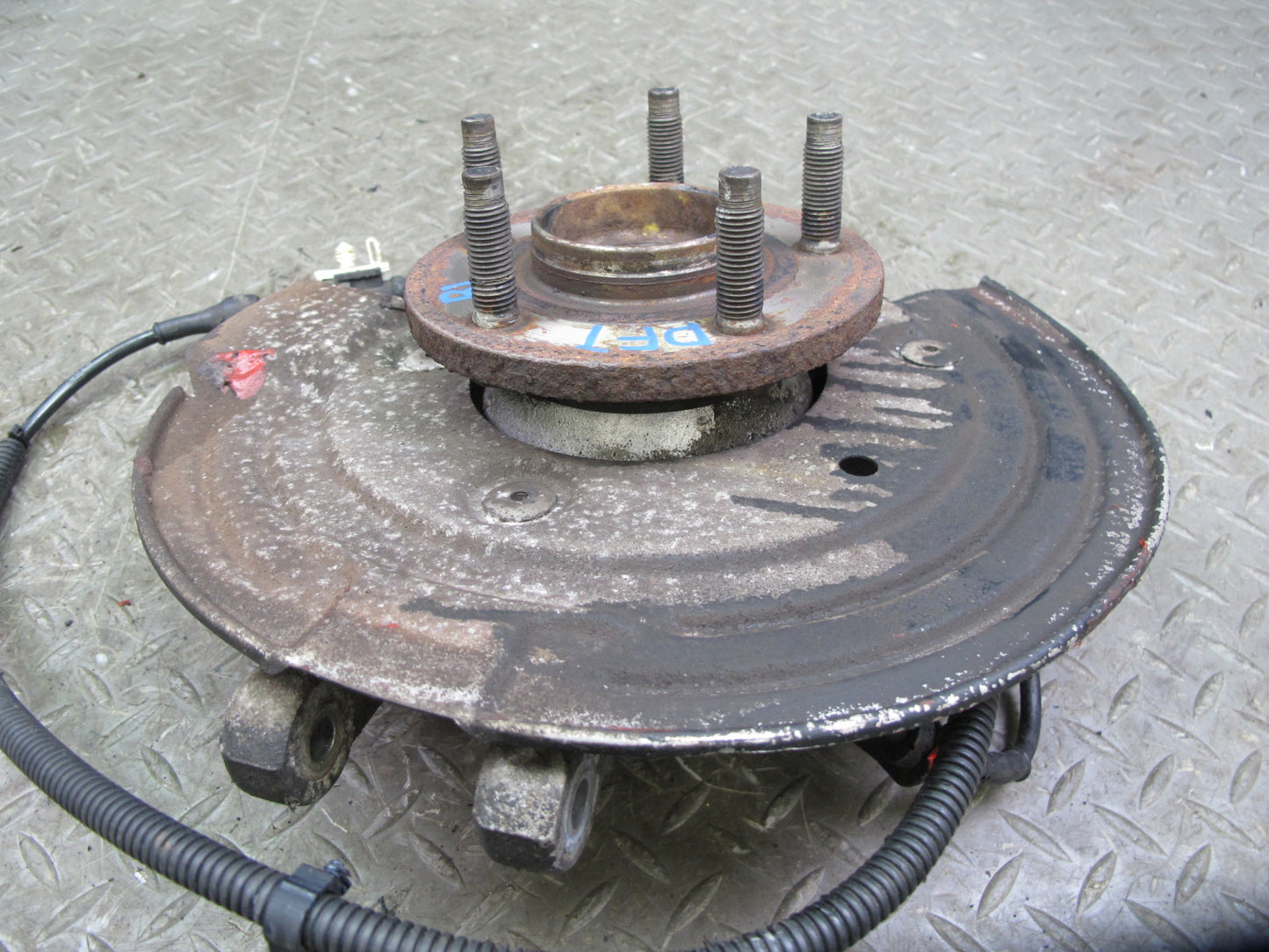 02-05 Ford Thunderbird Rear Left Spindle Knuckle Wheel Hub Bearing OEM