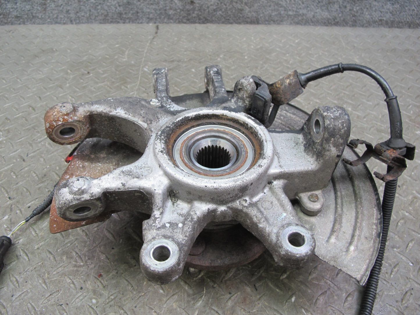 02-05 Ford Thunderbird Rear Left Spindle Knuckle Wheel Hub Bearing OEM