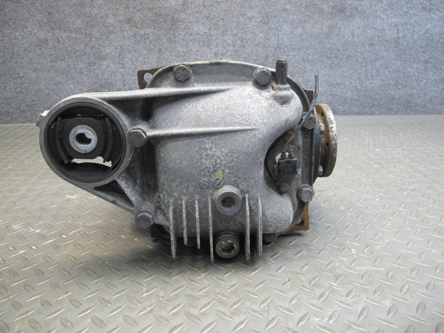 97-00 BMW E36 Z3 2.8L AT Rear LSD Differential Carrier 4.10 Ratio 100K Miles OEM
