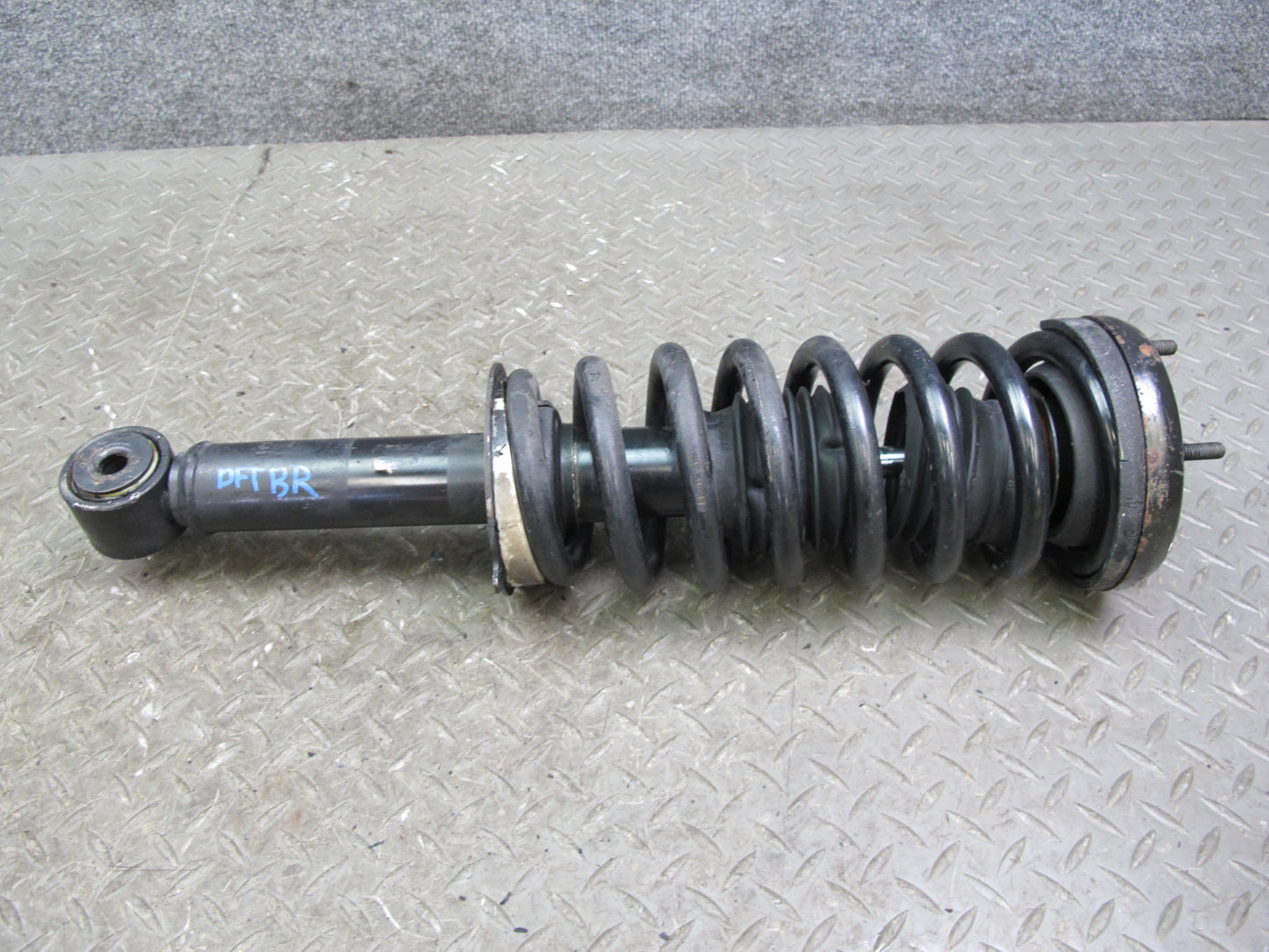 02-04 Ford Thunderbird Set of 2 Rear Left & Right Strut Shock Absorber Monroe