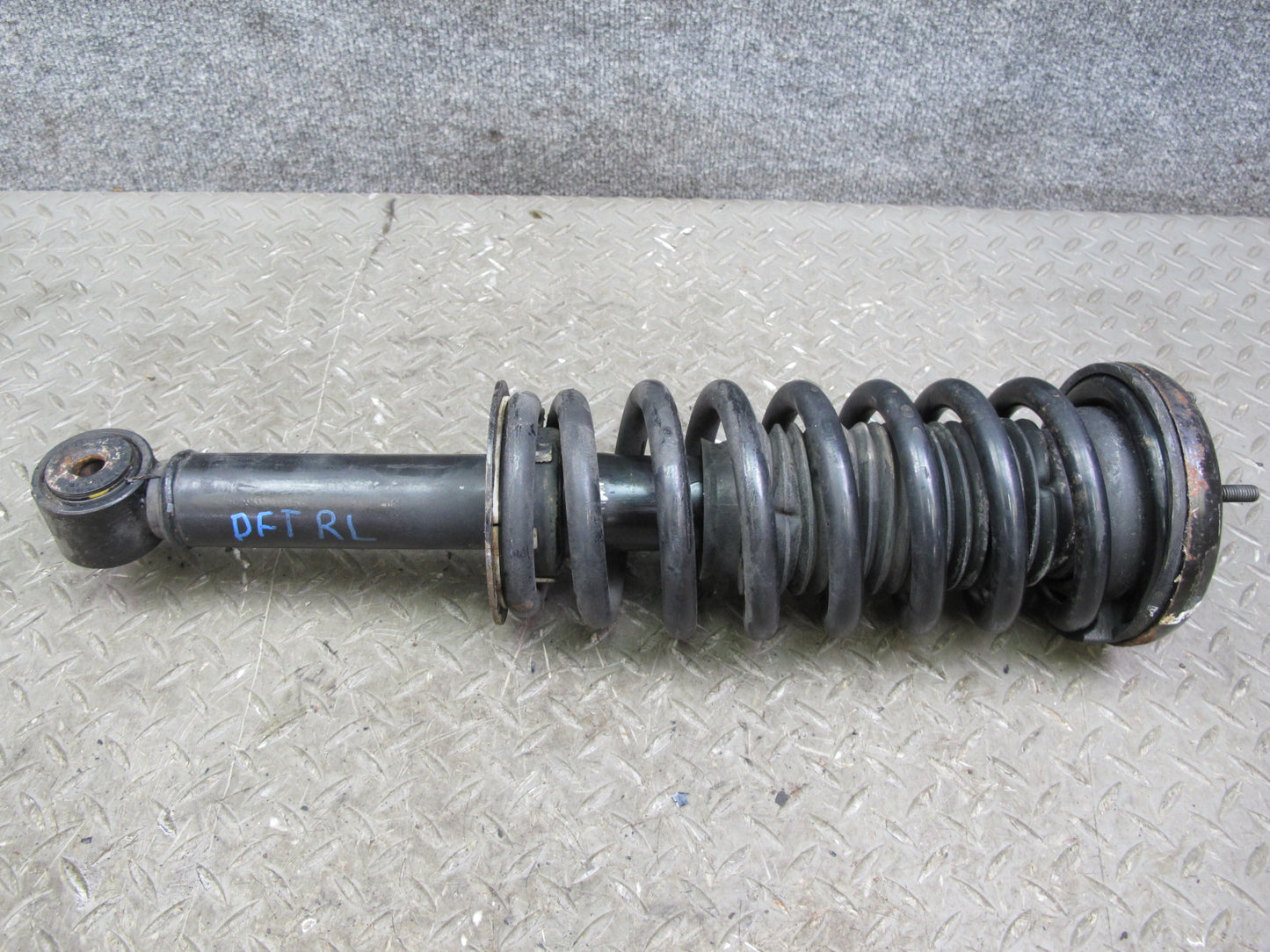 02-04 Ford Thunderbird Set of 2 Rear Left & Right Strut Shock Absorber Monroe