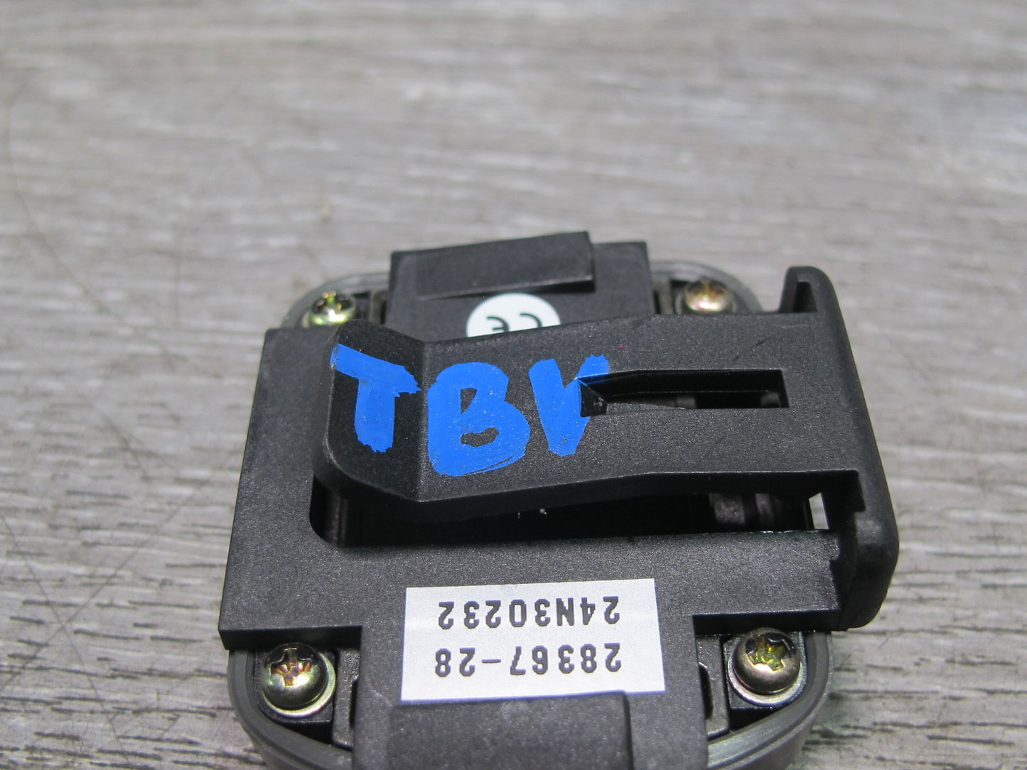 01-06 BMW E46 3-SERIES GPS Navigation Antenna Module 8374297 OEM