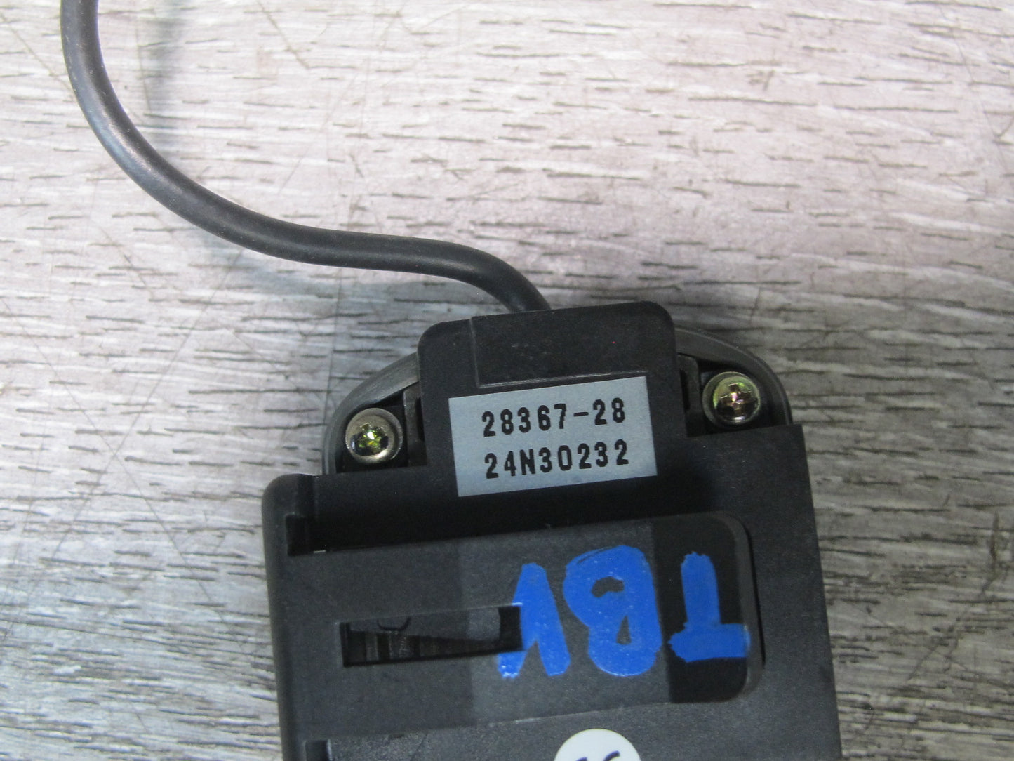 01-06 BMW E46 3-SERIES GPS Navigation Antenna Module 8374297 OEM
