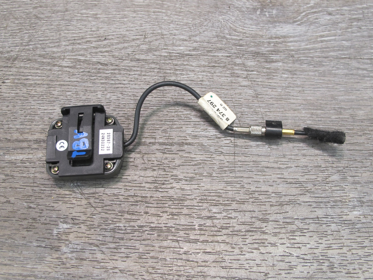 01-06 BMW E46 3-SERIES GPS Navigation Antenna Module 8374297 OEM